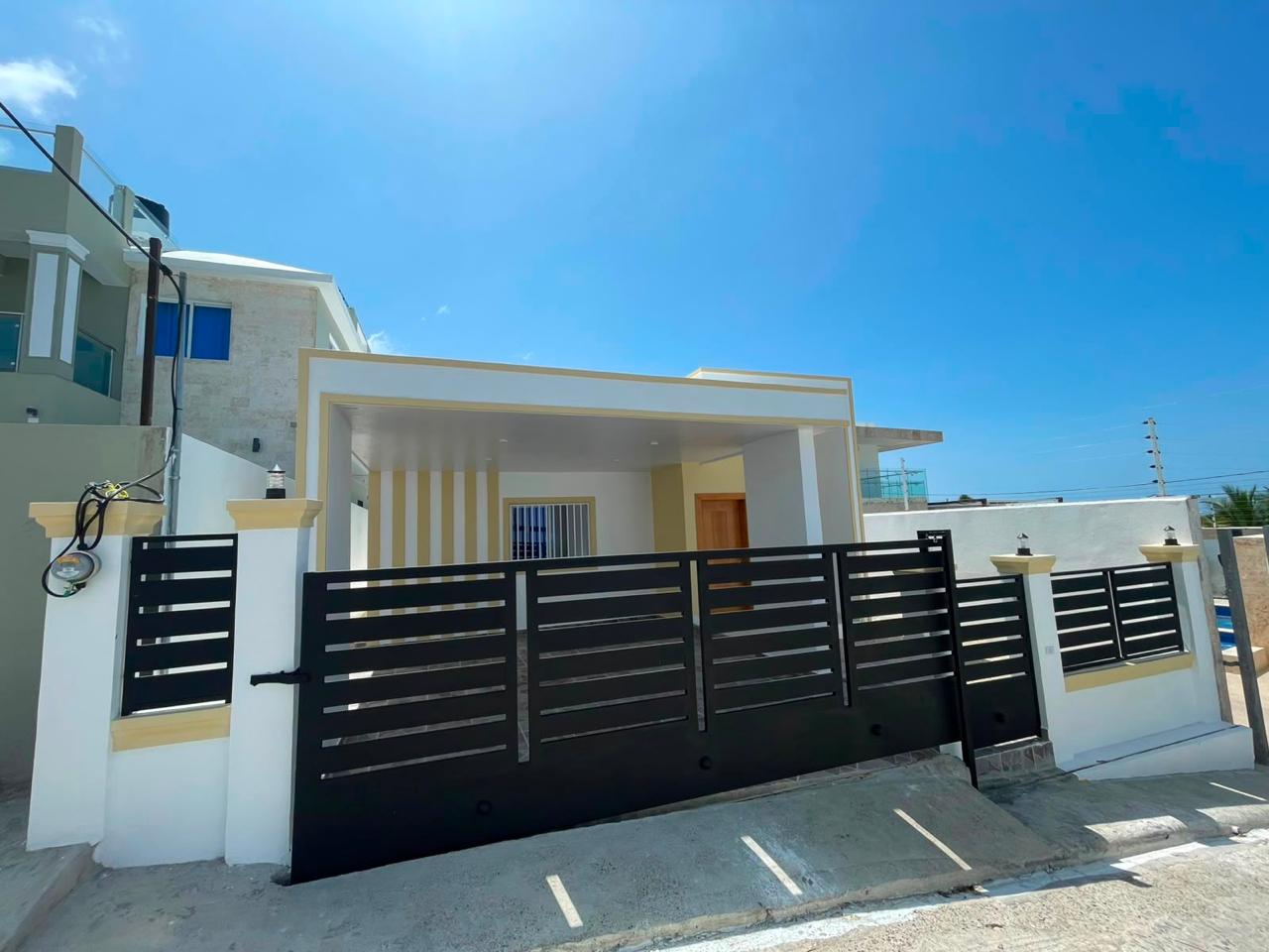 Casa con piscina en Torre Alta